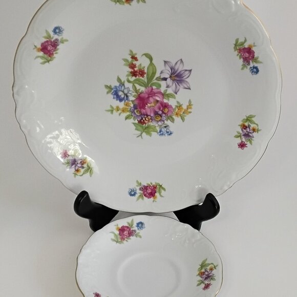 Wawel China Dinner Plates (2) & Saucers (4) Meissen Flower (Raised Scroll) - Picture 2 of 8